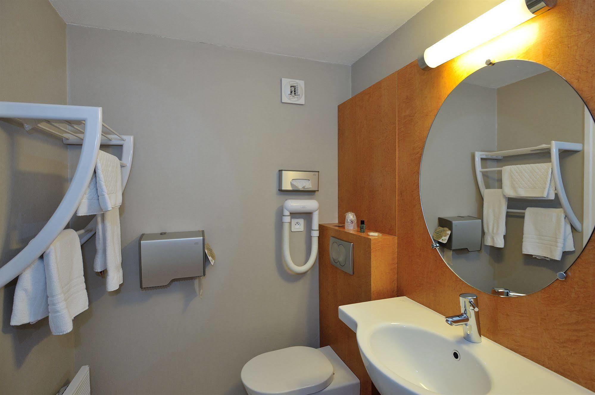 Hotel Du Parc Nantes Ouest Orvault Exterior photo